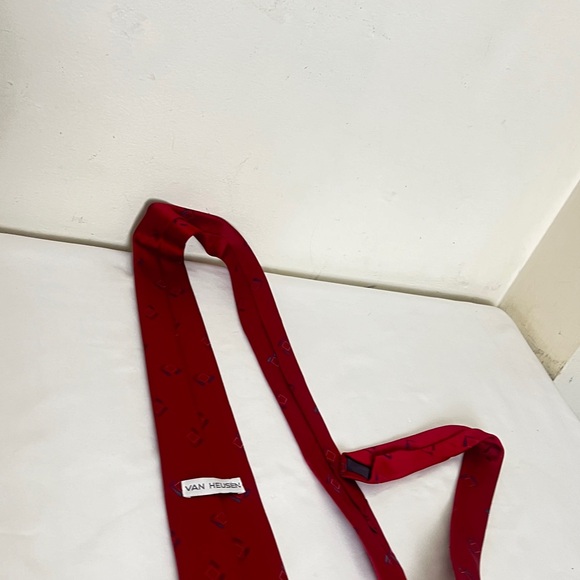 Van Hausen Classic Wide Red Silk Tie OS - Picture 8 of 12